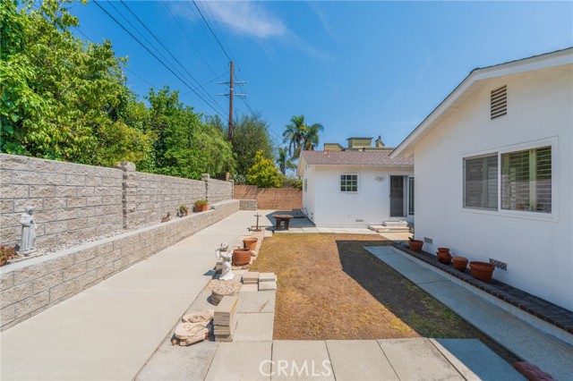 223 N Enrose Avenue, San Pedro CA: https://media.crmls.org/medias/b316106a-f462-4bd6-9073-caba1f5bbf6a.jpg