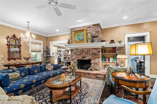 2176 Bidwell Avenue, Chico CA: https://media.crmls.org/medias/b3163cf3-e517-44ce-a3be-510df9026e72.jpg
