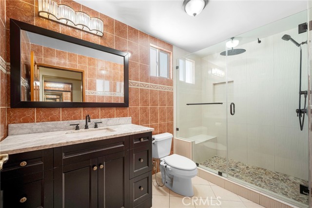 2225 East Glenoaks Boulevard photo 21