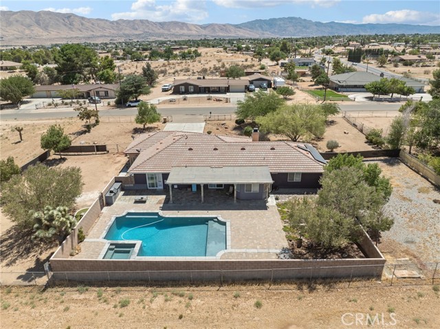 Detail Gallery Image 4 of 40 For 18476 Cherry St, Hesperia,  CA 92345 - 4 Beds | 2 Baths