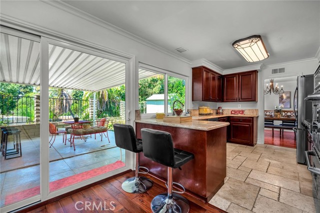 Beautiful kitchen with breakfast bar