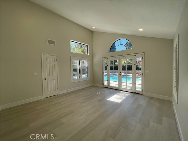 Detail Gallery Image 6 of 16 For 2304 Mangular Ave, Corona,  CA 92882 - 4 Beds | 2/1 Baths