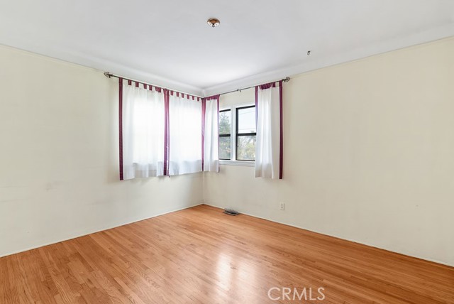 10525 Olive Street, Temple City CA: https://media.crmls.org/medias/b317d73e-ba2b-46c0-a6e9-d0703bde6302.jpg