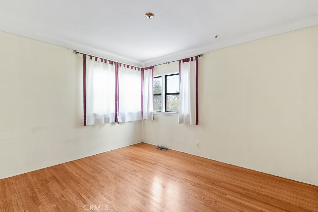 https://media.crmls.org/medias/b317d73e-ba2b-46c0-a6e9-d0703bde6302.jpg?preset=X-Large