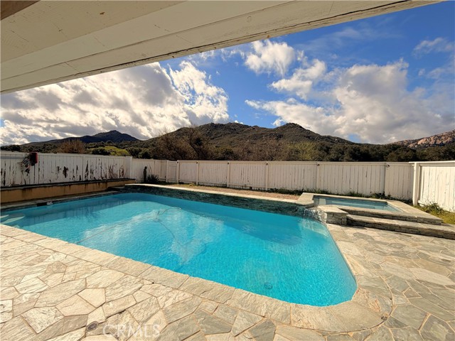 Detail Gallery Image 9 of 10 For 31073 Ruidosa St, Temecula,  CA 92592 - 3 Beds | 2 Baths