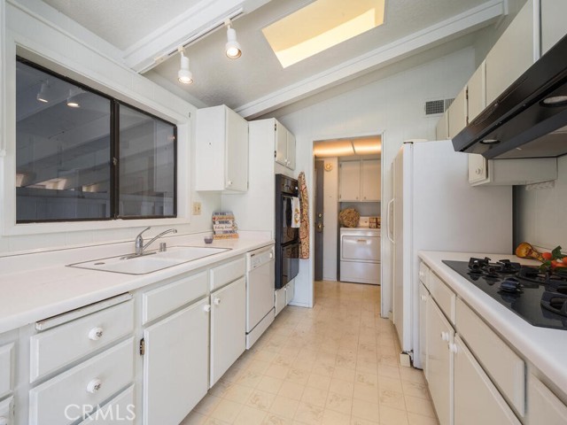 Detail Gallery Image 14 of 39 For 160 Riverview, Avila Beach,  CA 93424 - 2 Beds | 2 Baths