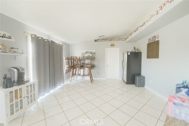 14112 Pacoima Court, Victorville CA: https://media.crmls.org/medias/b318eb94-226b-493d-b197-6ba41d0cfdab.jpg