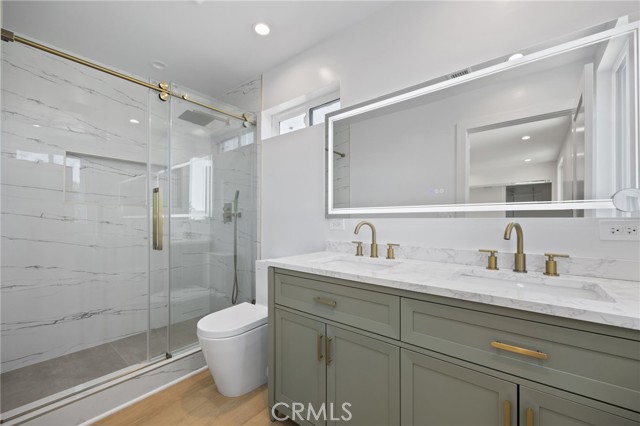 Detail Gallery Image 25 of 29 For 8313 Kittyhawk Ave, Los Angeles,  CA 90045 - 9 Beds | 9/2 Baths