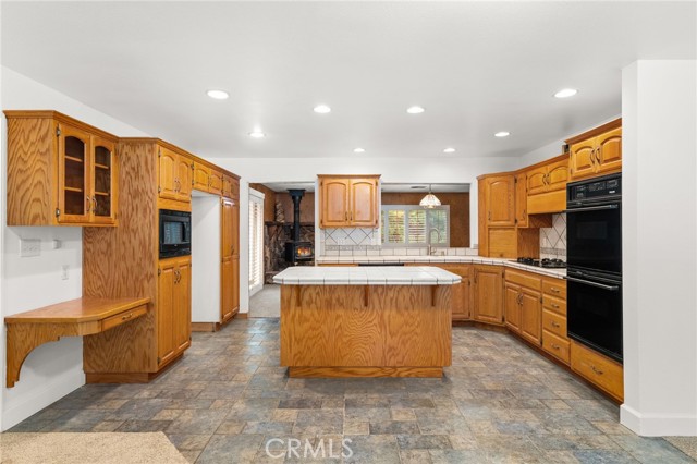 Image 6 of 46 For 31686 Luring Pines Circle