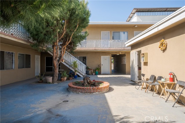 475 E Foothill Boulevard, Pomona CA: https://media.crmls.org/medias/b319d22f-81ff-499a-a7a0-51e7a8e4f0d4.jpg