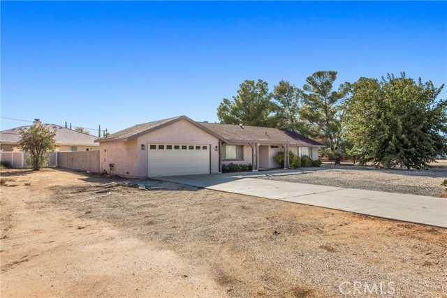 19891 Talihina Road, Apple Valley CA: https://media.crmls.org/medias/b31a41a0-4eb8-4545-a5b8-2e64f4de6cc0.jpg