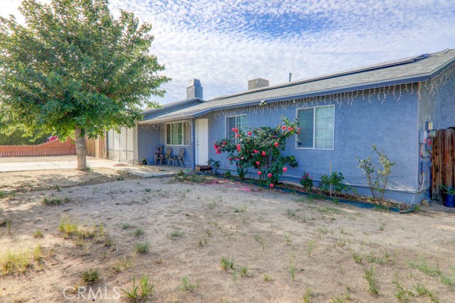 Detail Gallery Image 4 of 28 For 17152 Schollview Ave, Palmdale,  CA 93591 - 4 Beds | 2 Baths