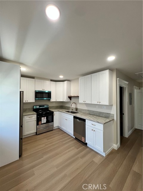 Detail Gallery Image 6 of 28 For 1904 E 2nd #B,  Long Beach,  CA 90802 - 2 Beds | 1 Baths