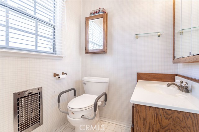 Detail Gallery Image 16 of 31 For 19218 Schoolcraft, Reseda,  CA 91335 - 3 Beds | 2 Baths