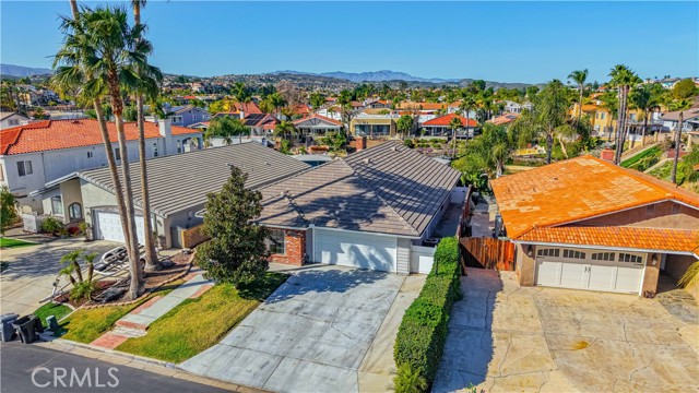 Detail Gallery Image 2 of 42 For 30221 Channel Way, Canyon Lake,  CA 92587 - 3 Beds | 2 Baths