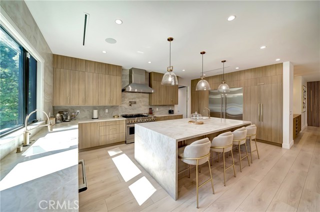 Detail Gallery Image 24 of 72 For 5355 Aldea Ave, Encino,  CA 91316 - 5 Beds | 5/1 Baths