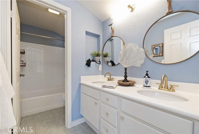 Detail Gallery Image 41 of 61 For 493 Poets Square, Fallbrook,  CA 92028 - 3 Beds | 2/1 Baths