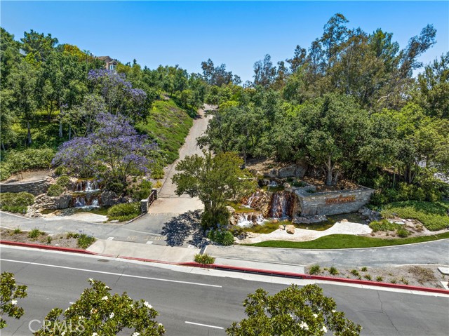 18 Beaconsfield, Rancho Santa Margarita CA: https://media.crmls.org/medias/b31b9482-9374-407a-b855-043225b21266.jpg