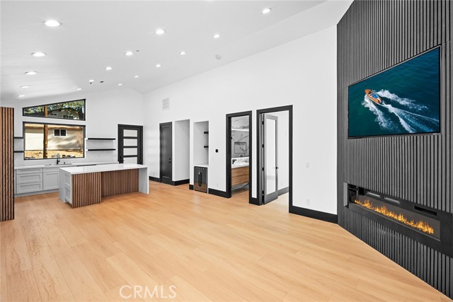 129 Winding Lane, Big Bear City CA: https://media.crmls.org/medias/b31ba201-69b0-4c3f-93e2-1248f189f48c.jpg