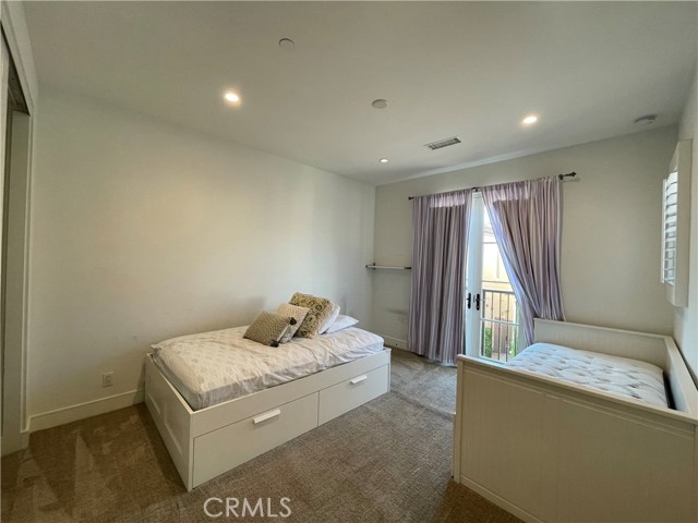 170 Villa Ridge, Irvine CA: https://media.crmls.org/medias/b31bbe18-3b76-46bd-a01d-8a6eee86cb64.jpg