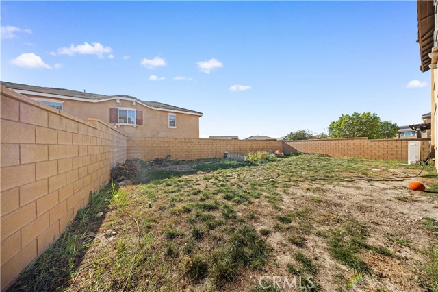 Detail Gallery Image 37 of 39 For 15609 Paprika Ln, Fontana,  CA 92336 - 4 Beds | 3 Baths