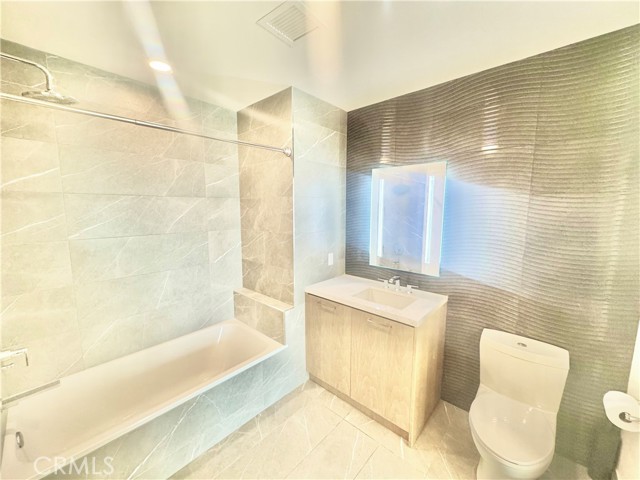 Detail Gallery Image 10 of 23 For 400 S Broadway #2007,  Los Angeles,  CA 90013 - 1 Beds | 1 Baths