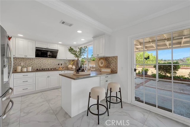 24409 Penrose Court, Diamond Bar CA: https://media.crmls.org/medias/b31d3561-9002-4bba-95a7-a0abedee64ea.jpg