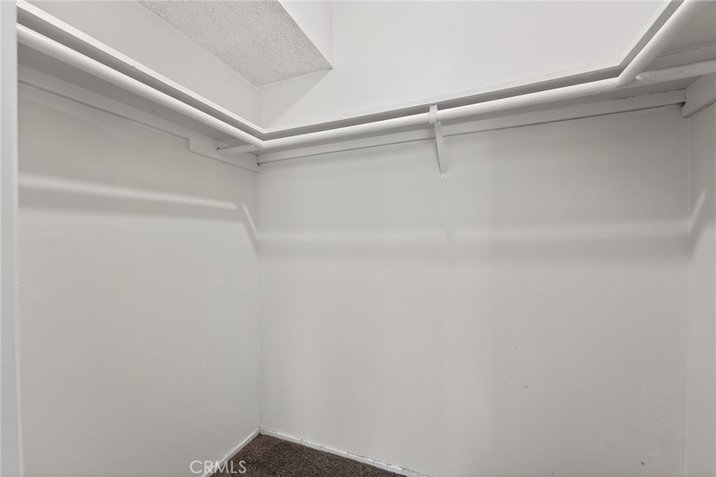 https://media.crmls.org/medias/b31dbf82-ccc9-4214-9692-2d5a47f2fb79.jpg?preset=X-Large