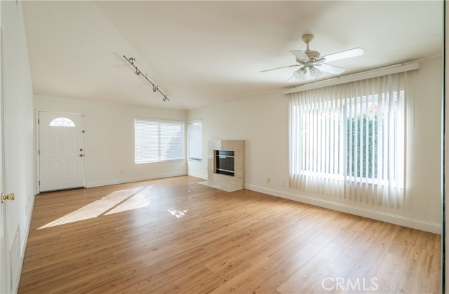 Detail Gallery Image 5 of 29 For 15479 Doris Ct, Moorpark,  CA 93021 - 3 Beds | 2 Baths