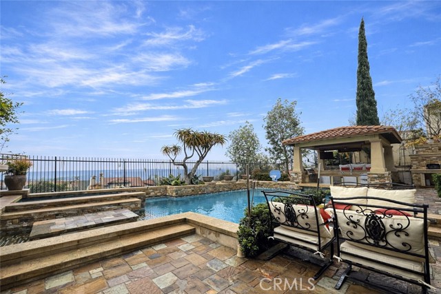 Detail Gallery Image 27 of 34 For 19 Momento, Irvine,  CA 92603 - 5 Beds | 4/1 Baths