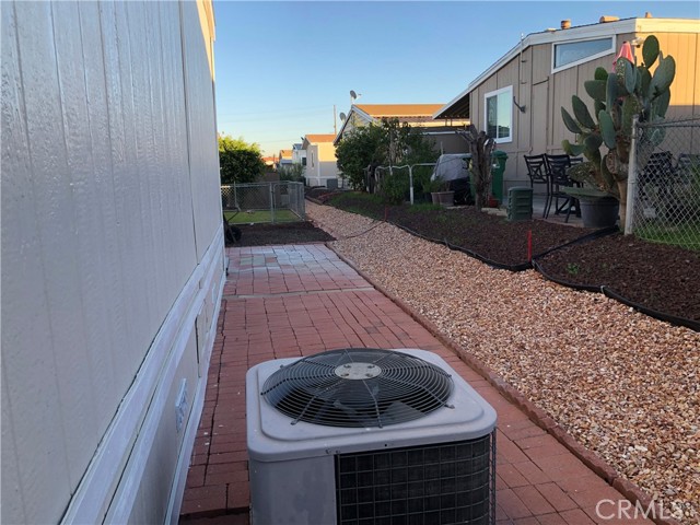 Detail Gallery Image 23 of 27 For 307 S Smith, Corona,  CA 92882 - 2 Beds | 2 Baths