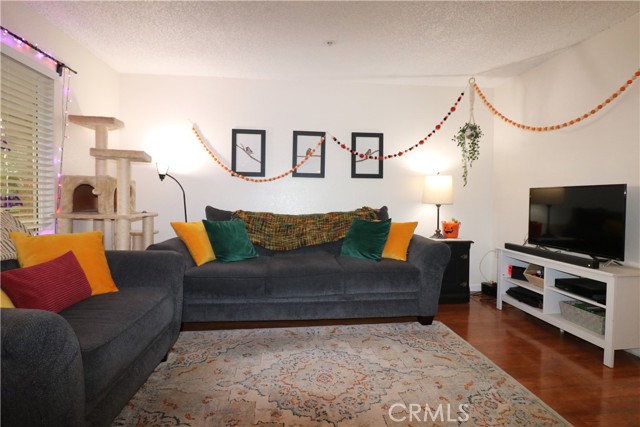 Detail Gallery Image 9 of 44 For 12121 Centralia St #111,  Lakewood,  CA 90715 - 1 Beds | 1 Baths