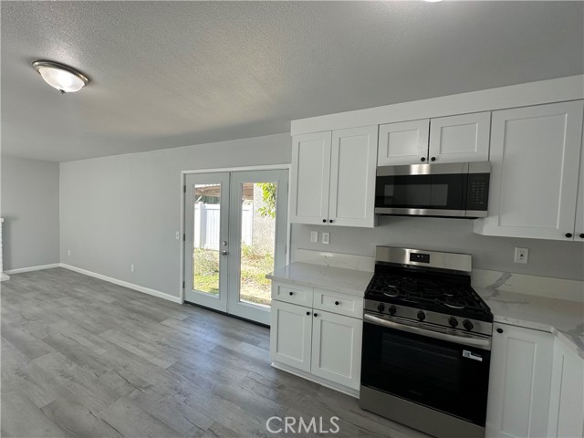 Detail Gallery Image 5 of 17 For 2010 Date Tree, Colton,  CA 92324 - 3 Beds | 2/1 Baths