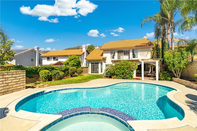 28852 Woodside Drive, Saugus CA: https://media.crmls.org/medias/b3205390-1d31-43bb-a1fc-5bc158550269.jpg