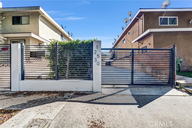 Front Image Thumbnail for CRDW26026101