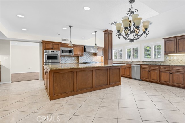 294 W Buffington Street, Upland CA: https://media.crmls.org/medias/b320ca54-f2ac-47e8-a6e7-2fcc3eb47c23.jpg