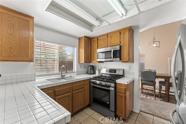 40201 La Cota Dr, Palmdale, CA 93550 photo 17