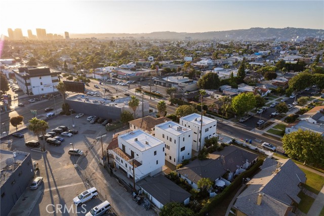 Detail Gallery Image 16 of 47 For 6082 W 18th St, Los Angeles,  CA 90035 - – Beds | – Baths