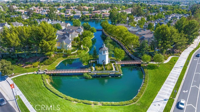 Detail Gallery Image 2 of 23 For 23420 Waterway Ln #14,  Valencia,  CA 91355 - 3 Beds | 2 Baths