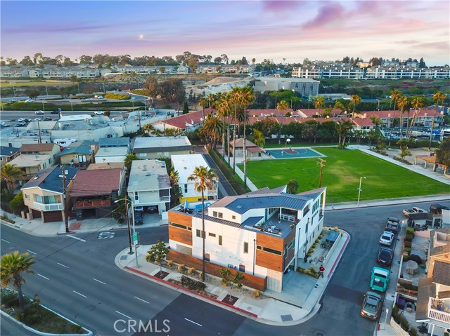 4405 Channel Place, Newport Beach CA: https://media.crmls.org/medias/b322ed3d-bc9f-4b8f-81c5-ed45698d6aad.jpg