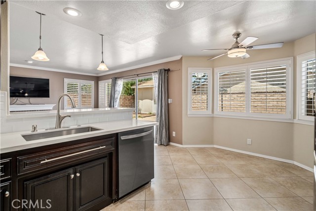 1609 Silvia Avenue, Lancaster CA: https://media.crmls.org/medias/b3236002-ac93-4e3f-846a-501d0a1cb361.jpg