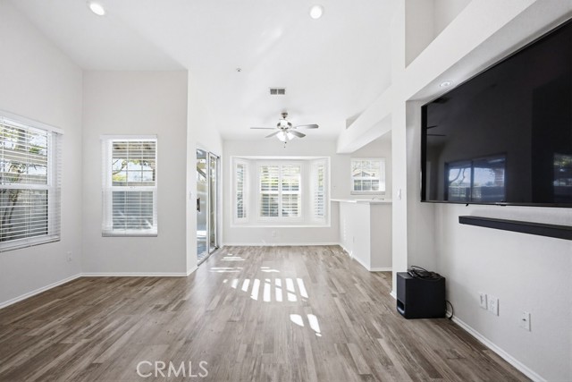 Detail Gallery Image 8 of 36 For 14477 El Contento, Fontana,  CA 92337 - 3 Beds | 2 Baths