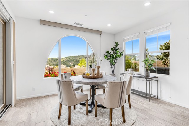 35 Cantar Street, Rancho Mission Viejo CA: https://media.crmls.org/medias/b324bf54-1f50-4737-a5e4-68ccf1a2f549.jpg