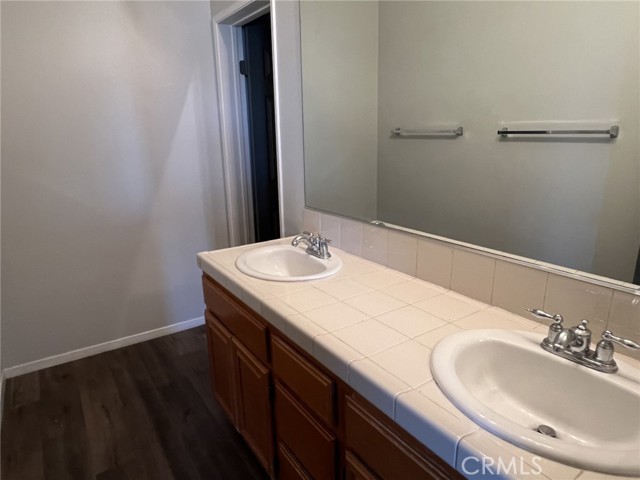 Detail Gallery Image 11 of 17 For 11935 Silver, Jurupa Valley,  CA 91752 - 5 Beds | 2/1 Baths