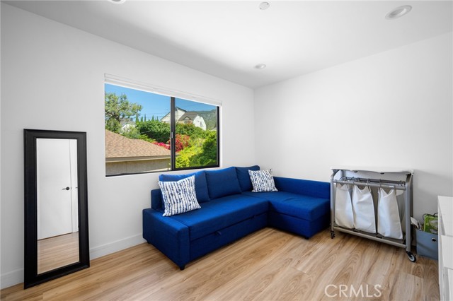 2305 Henrietta Avenue, La Crescenta CA: https://media.crmls.org/medias/b3254704-ebcd-4558-b935-0ff8af90e297.jpg