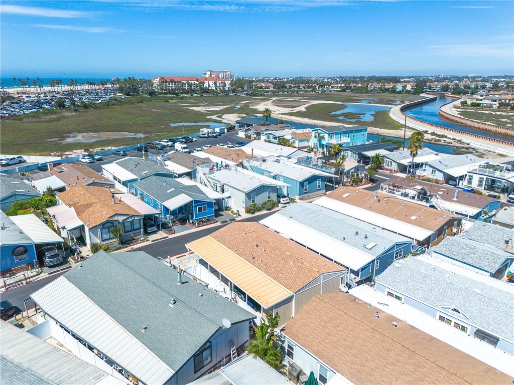 https://media.crmls.org/medias/b3256c41-fd50-41f2-890d-5b71c130115d.jpg?preset=X-Large