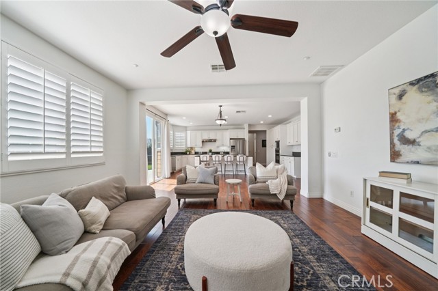 Detail Gallery Image 7 of 75 For 4805 Dovehurst Way, Fontana,  CA 92336 - 4 Beds | 4 Baths