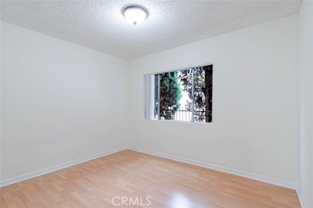 Detail Gallery Image 17 of 30 For 818 E Windsor Rd, Glendale,  CA 91205 - 3 Beds | 2 Baths