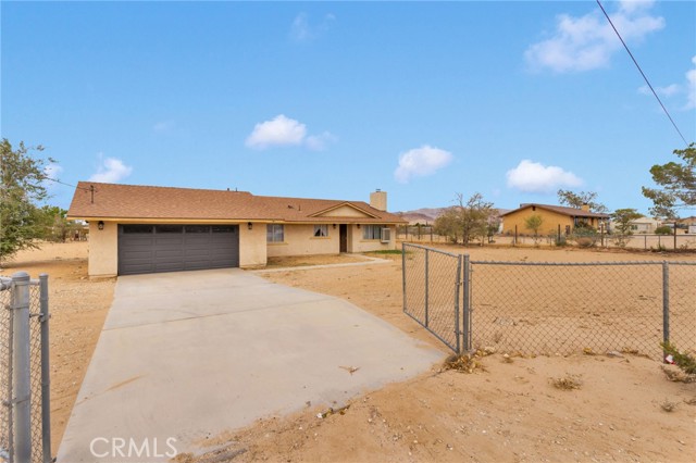 22612 Viento Road, Apple Valley CA: https://media.crmls.org/medias/b325e2a6-79a8-43cd-8e1f-737436f02c54.jpg