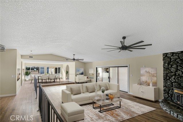 Detail Gallery Image 3 of 33 For 9149 Braceo Street, Oak Hills,  CA 92344 - 4 Beds | 3/1 Baths